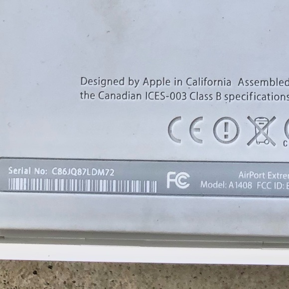 Apple Router Model Number A1408 - Picture 6 of 7